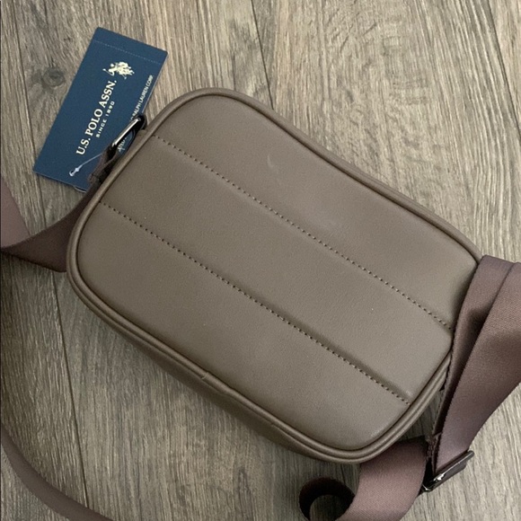 U.S. Polo Assn. Taupe Crossbody Bag, Dark Taupe, Metallic, NWT - Picture 3 of 4